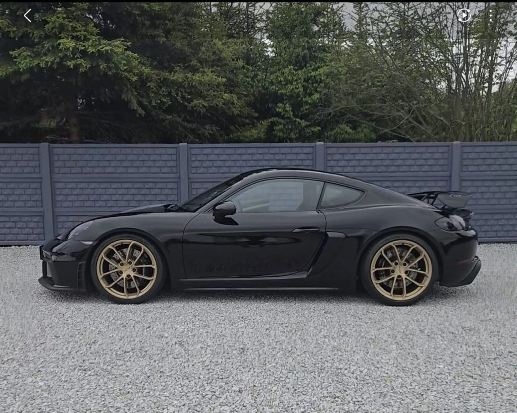 Porsche 718 Cayman GT4